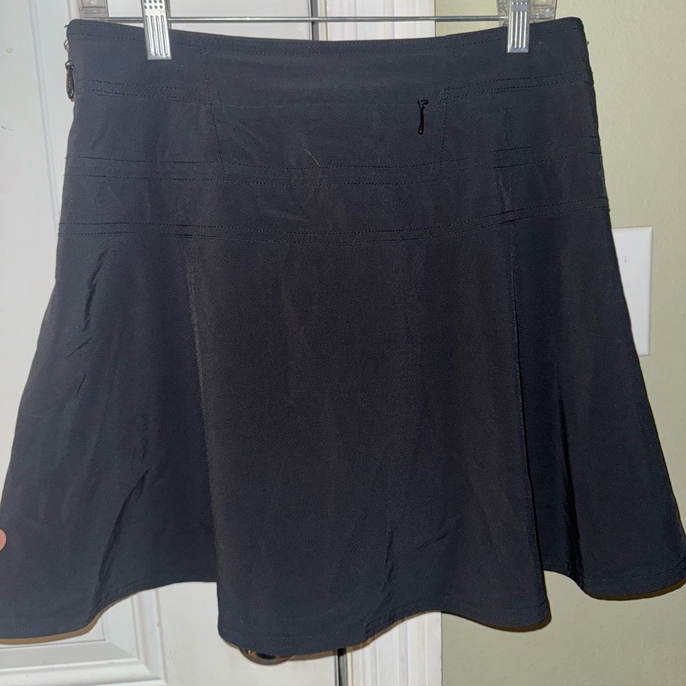 Athleta Black Athletic Mini Skirt with Shorts and Pocket Size 6 EUC